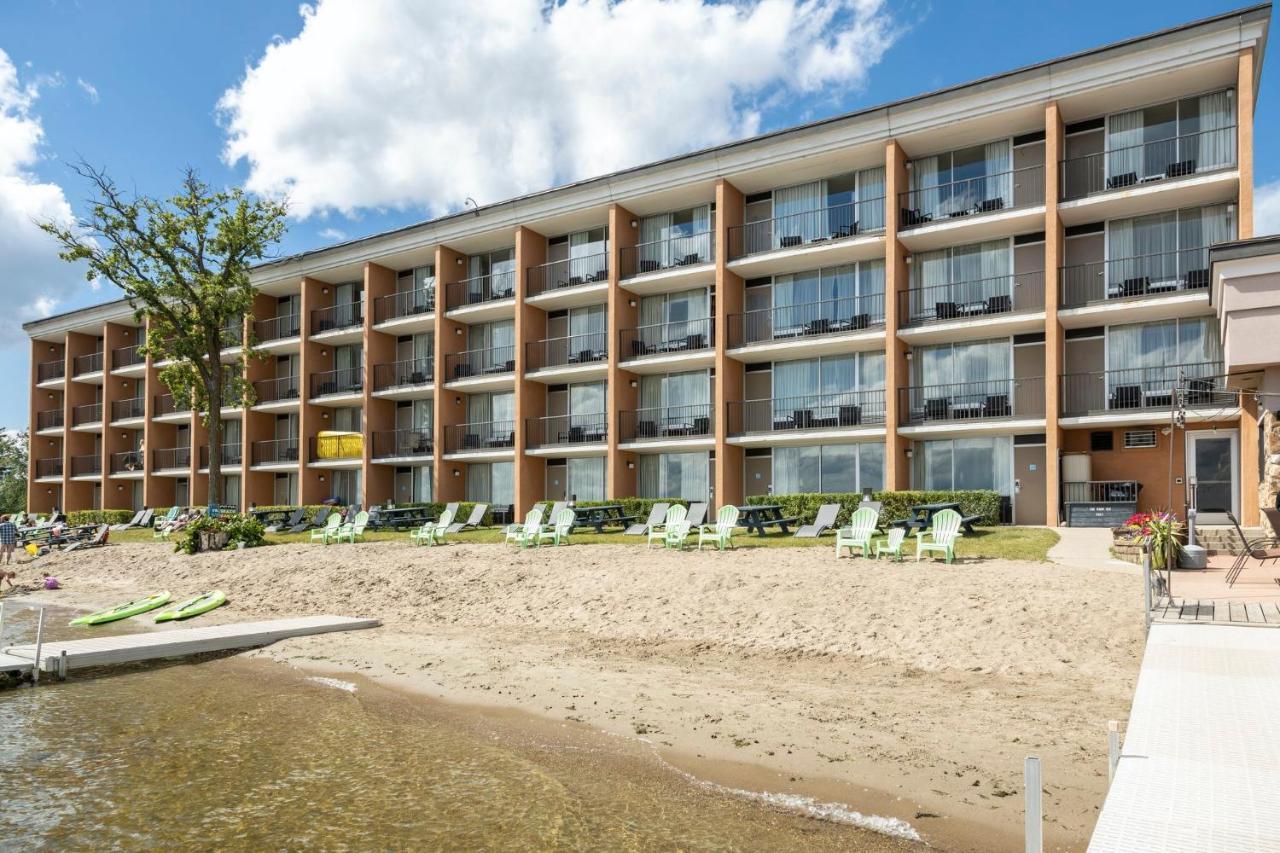 By Ihg Hotel Detroit Lakes