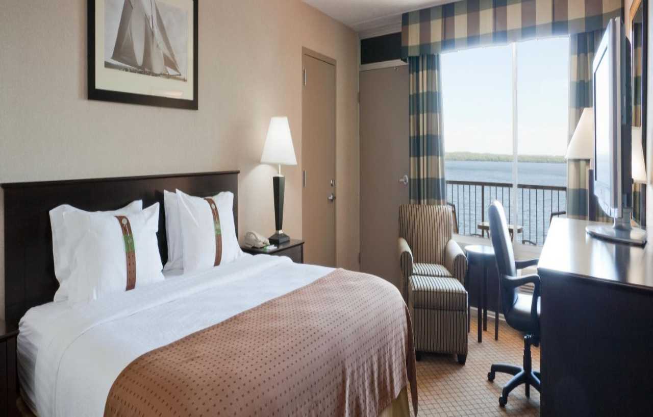 Holiday By Ihg